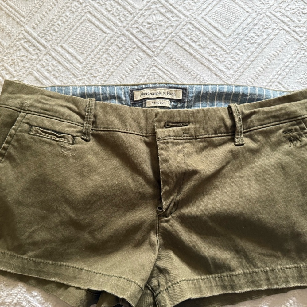 Abercrombie & Fitch Women's Khaki Cargo Shorts